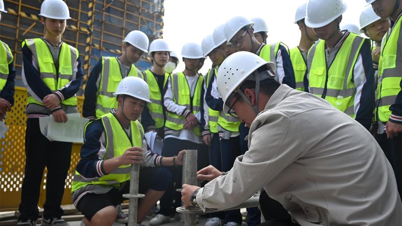 高层建筑幕墙选型：单元式与框架式到底谁更靠谱